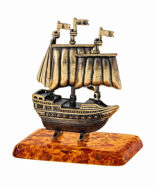 Фигурка из латуни с янтарем Корабль Алые Паруса 60х70 мм. арт. 1262