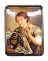 Шкатулка лаковая миниатюра "Вышивальщица"  10х13 см. арт. 6426735 