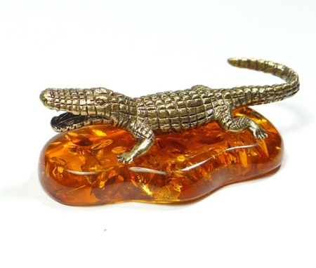 Фигурка из латуни с янтарем Аллигатор арт. 1184