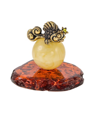 Фигурка из латуни с янтарем Рыбка Золотая рыбка на шарике 30х30 мм. арт. 513