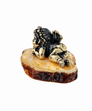 Фигурка из латуни с янтарем Ангелочек Мечтатель 45х25 мм. арт. 1403