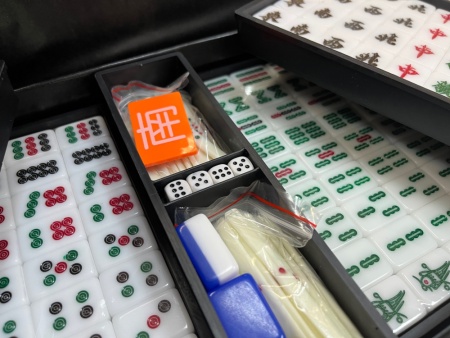 Маджонг в кожаном кейсе (синие фишки) Артикул: majblue 