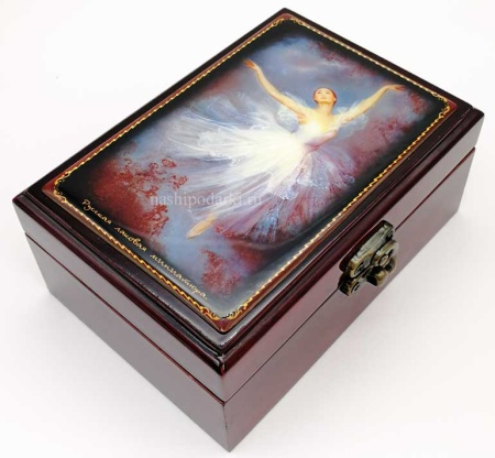 Шкатулка под украшения