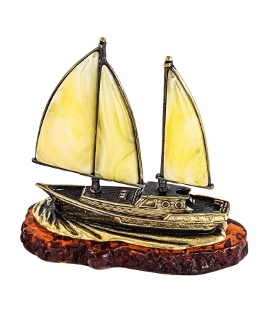 Фигурка из латуни с янтарем Корабль Попутный ветер 70х75 мм. арт. 2314