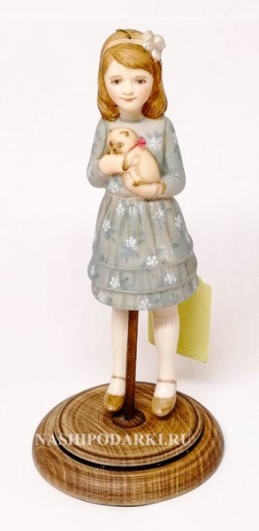 Кукла фарфоровая "Девочка с кошкой" 11 см. арт. 2542561