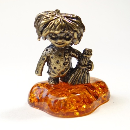 Фигурка из латуни с янтарем Домовенок Кузя арт. 1195 Фигурка из латуни с янтарем Домовенок Кузя арт. 1195