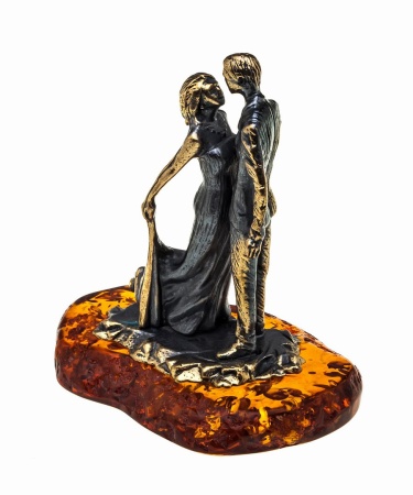 Фигурка из латуни с янтарем парочка Свадебный танец 50х55 мм. арт. 1013