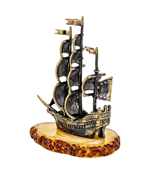 Фигурка из латуни с янтарем Корабль Фрегат 50х70 мм. арт. 200