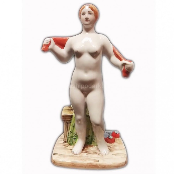  Майолика фигура "Женщина в бане стоит с полотенцем" 18х10см арт. 1118191 
