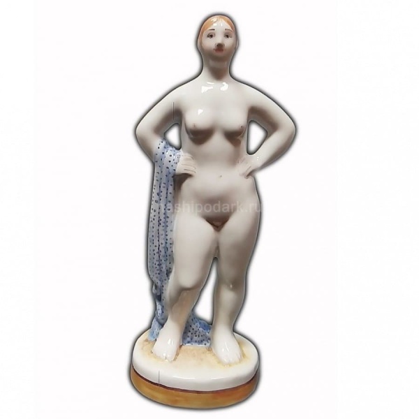  Майолика фигура "Женщина в бане стоит с простыней" 8х7.5см арт. 1118190 