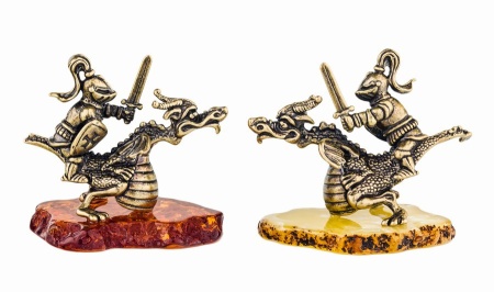 Фигурка из латуни с янтарем рыцарь Ланселот Победитель на драконе 58х48 мм. арт.  365