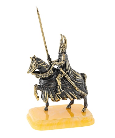 Фигурка из латуни с янтарем рыцарь на коне с копьём 65х118 мм. арт. 604