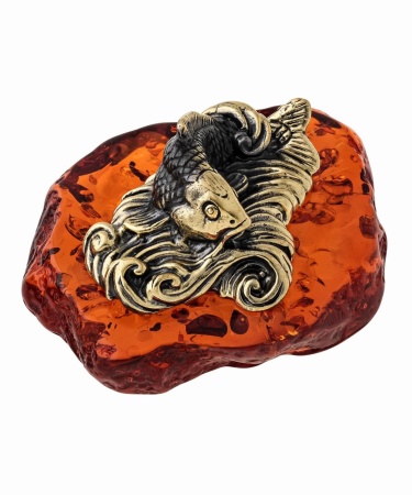 Фигурка из латуни с янтарем Рыба на волне 45х25 мм. арт. 1454