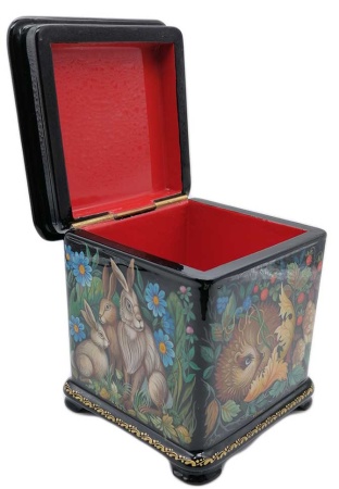 Шкатулка лаковая "Белочки" 9х11 см. арт. 5856322 Шкатулка лаковая "Белочки" 9х11 см. арт. 5856322