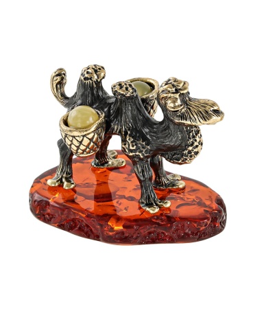 Фигурка из латуни с янтарем Верблюд малыш с поклажей 50х35 мм. арт. 2663