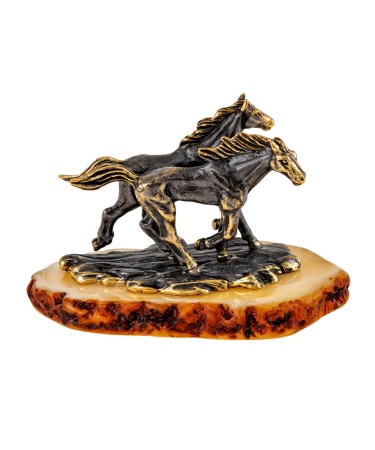Фигурка из латуни с янтарем Лошади Степные 65х50 мм. арт. 2238