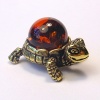 Фигурка из латуни с янтарем Черепаха с шаром арт. 1355