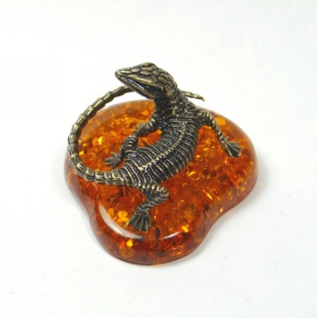 Фигурка из латуни с янтарем Ящерица арт. 1052
