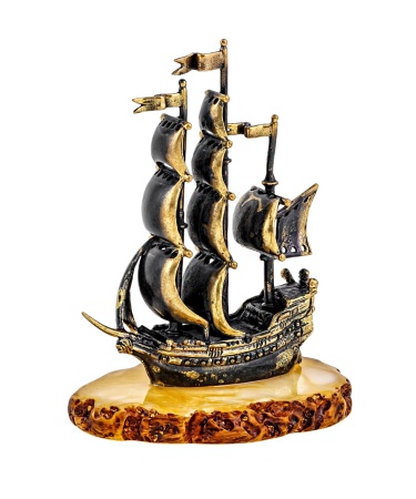 Фигурка из латуни с янтарем Корабль Фрегат 50х70 мм. арт. 200