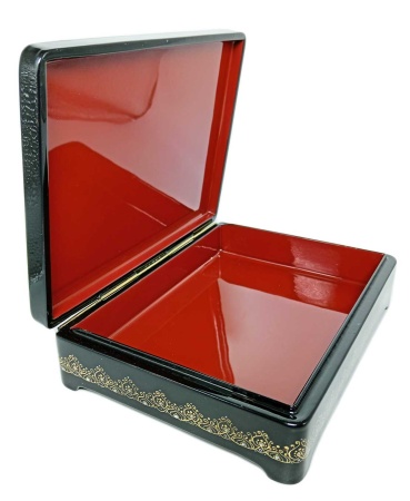 Шкатулка лаковая миниатюра "Серебряное копытце" 13х17 см. арт. 442122