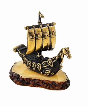 Фигурка из латуни с янтарем Корабль Ладья Славянская 55х60 мм. арт. 1234