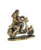 Фигурка из латуни с янтарем парочка на Мотороллере без подставки 35х40 мм. арт. 2729.1