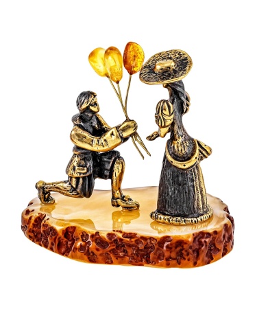 Фигурка из латуни с янтарем парочка Влюбленные 51х60 мм. арт. 212
