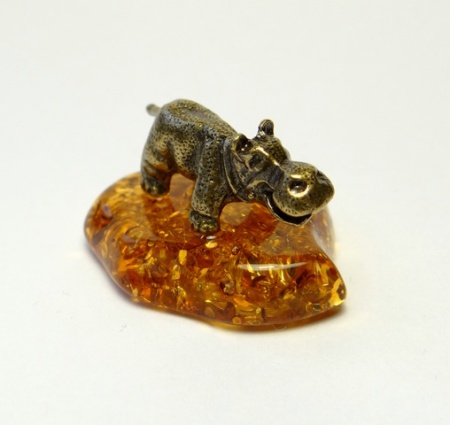 Фигурка из латуни с янтарем Бегемотик малый арт. 1162