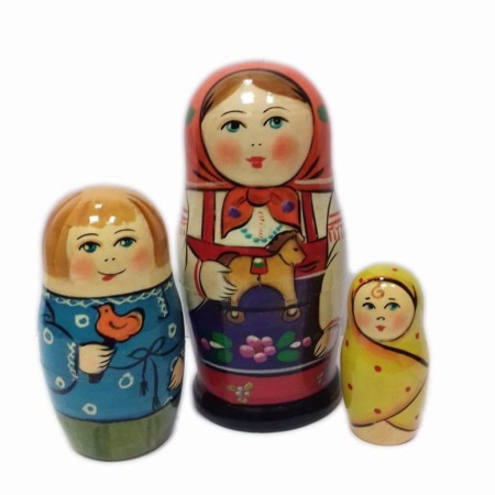 Матрешка с игрушкой 10 см 3 места арт. 1018045R  Матрешка с игрушкой 10 см 3 места арт. 1018045R