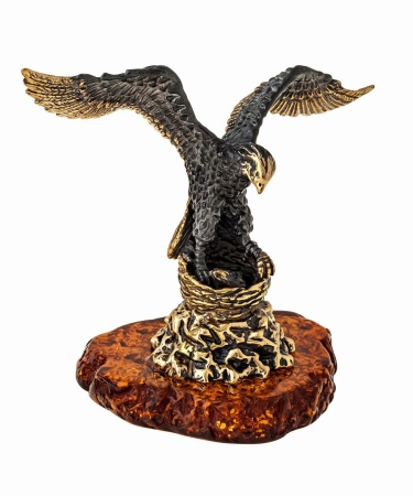 Фигурка из латуни с янтарем Птица Орел на гнезде 80х65 мм. арт. 1193