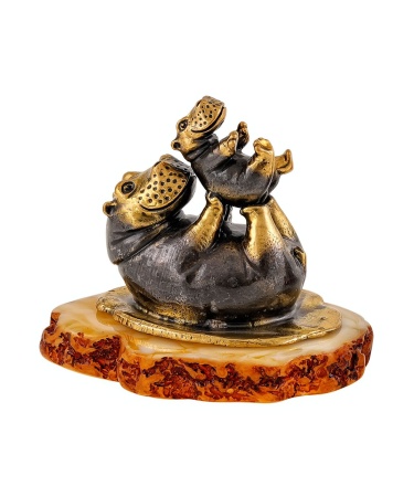 Фигурка из латуни с янтарем Бегемоты Речная забава 55х50 мм. арт. 2256