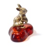 Фигурка из латуни с янтарем Заяц русак арт. 1151