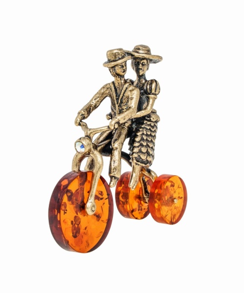 Фигурка из латуни с янтарем парочка на велосипеде 45х47 мм. арт. 356