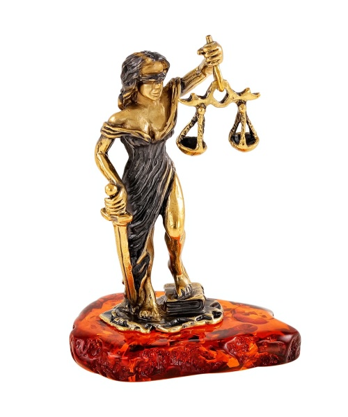 Фигурка из латуни с янтарем Богиня Правосудия Фемида 40х55 мм. арт. 2310