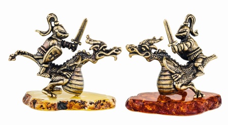 Фигурка из латуни с янтарем рыцарь Ланселот Победитель на драконе 58х48 мм. арт.  365