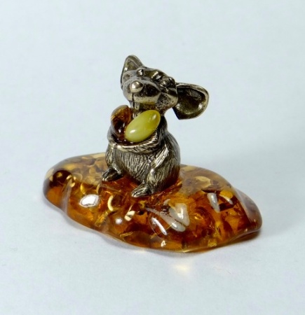 Фигурка из латуни с янтарем Крыса Рататуй арт. 1157