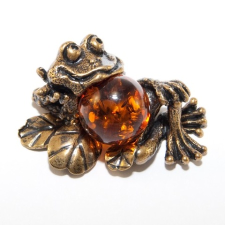 Лягушка из латуни в кувшинках арт. 103