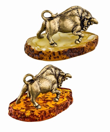 Фигурка из латуни с янтарем Бизон 46х27 мм. арт. 345