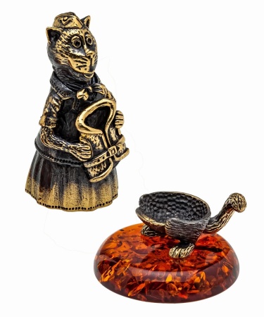 Фигурка из латуни с янтарем Колокольчик Кошка Стюардесса арт. 1056