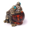 Жаба из латуни c янтарем глазастик арт. 1284