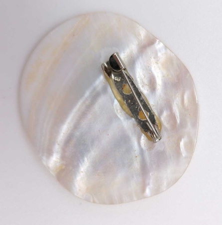 Брошка перламутр "Рябина" 5х4 см. арт. 8766322 