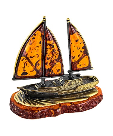 Фигурка из латуни с янтарем Корабль Попутный ветер 70х75 мм. арт. 2314