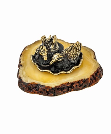 Фигурка из латуни с янтарем Уточки Пара 40х20 мм. арт. 1310