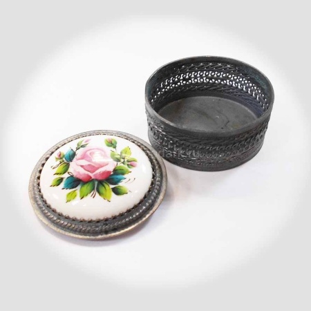 картинка Ростовская финифть Шкатулка 4х2.5см арт. 1118583  картинка Ростовская финифть Шкатулка 4х2.5см арт. 1118583