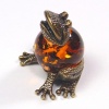 Лягушка из латуни c янтарем квакушка арт. 107