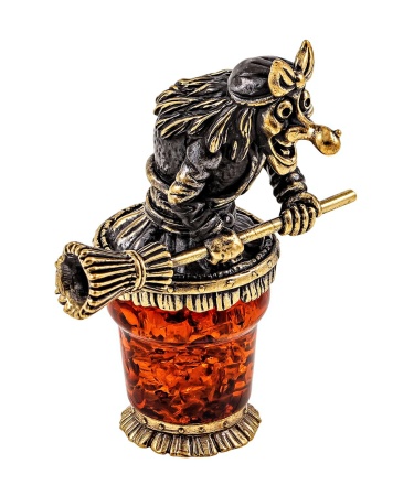 Фигурка из латуни с янтарем Баба Яга шальная 45х55 мм. арт. 1986