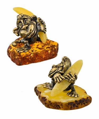 Фигурка из латуни с янтарем Обезьяна Манки с бананом арт. 739