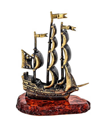 Фигурка из латуни с янтарем Корабль Фрегат 50х70 мм. арт. 200