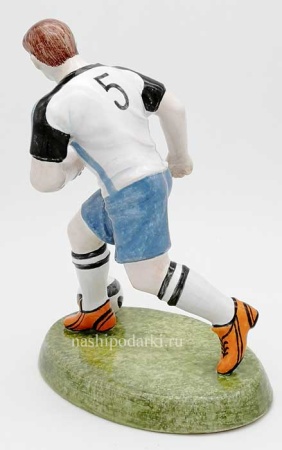 картинка Фигура футболиста майолика арт. 1118550 магазин подарков