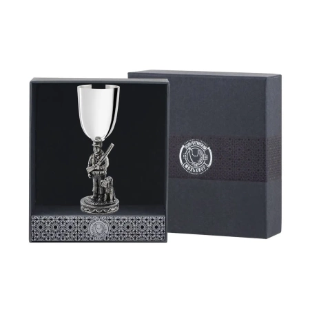 Рюмка "Охотник" посеребренная полированная с чернением в футляре Артикул: КМ741РМ06/8 